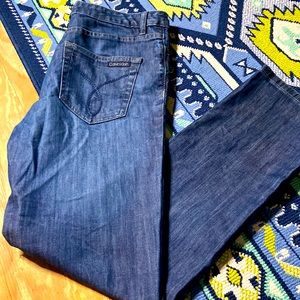 BNWOT Calvin Klein Boyfriend Fit Distressed Jeans Sz 31 1/2”